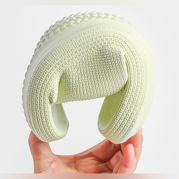 Women’s Soft Sole Indoor Platform Slippers - Picture 3 of 6